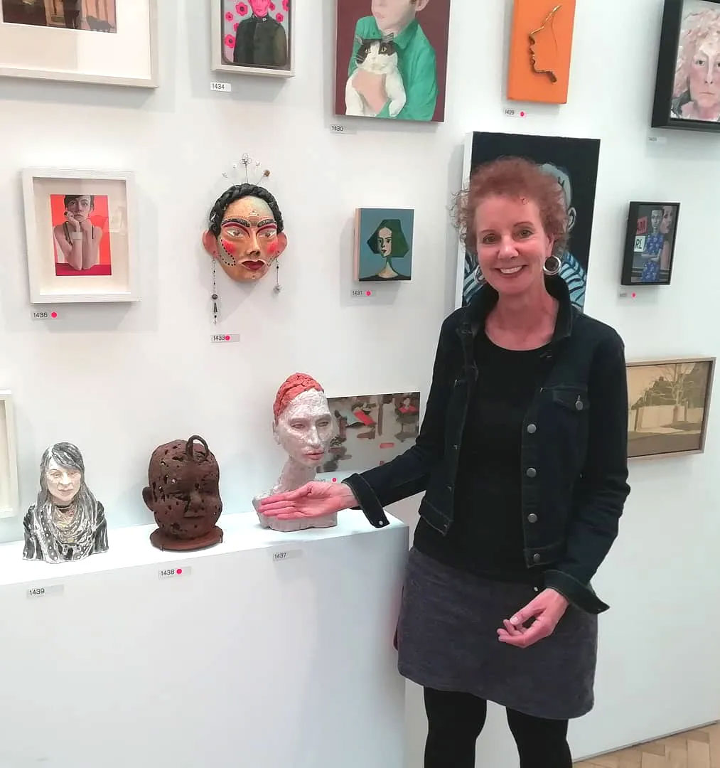 Portrait photo of artist Bev Knowlden