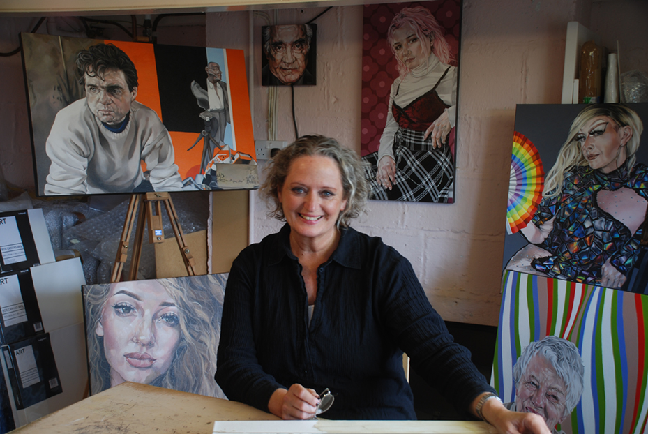 Portrait photo of artist Jo Beer